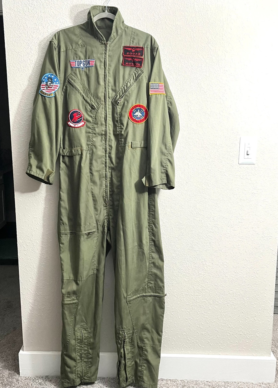 Halloween Costume Top Gun Flight Suit Adult Men S/M Maverick Goose Leg Avenue